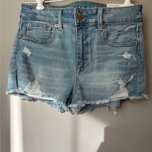 American Eagle Denim Distressed Women Shorts (with tags)